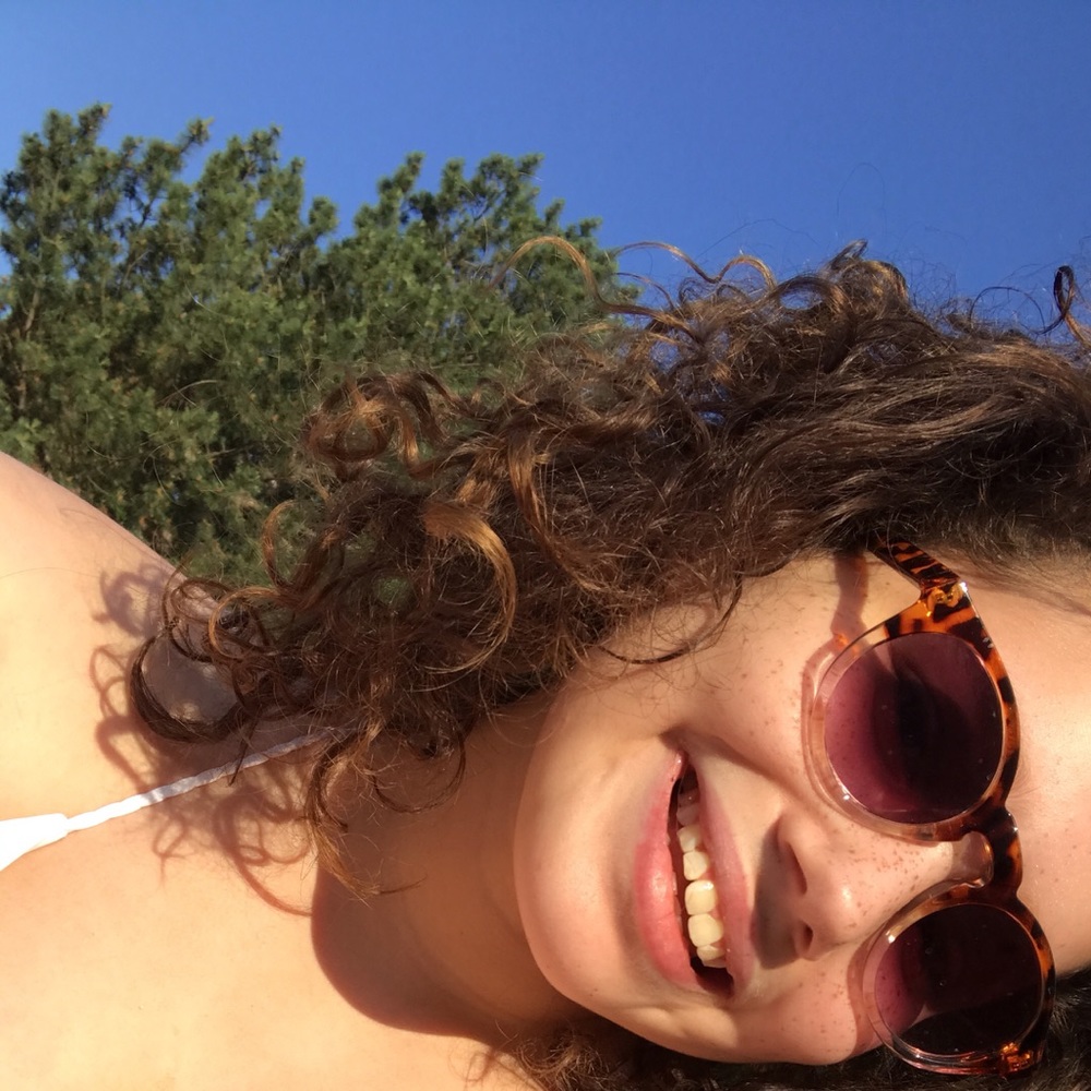 Meet your Posher, Nina